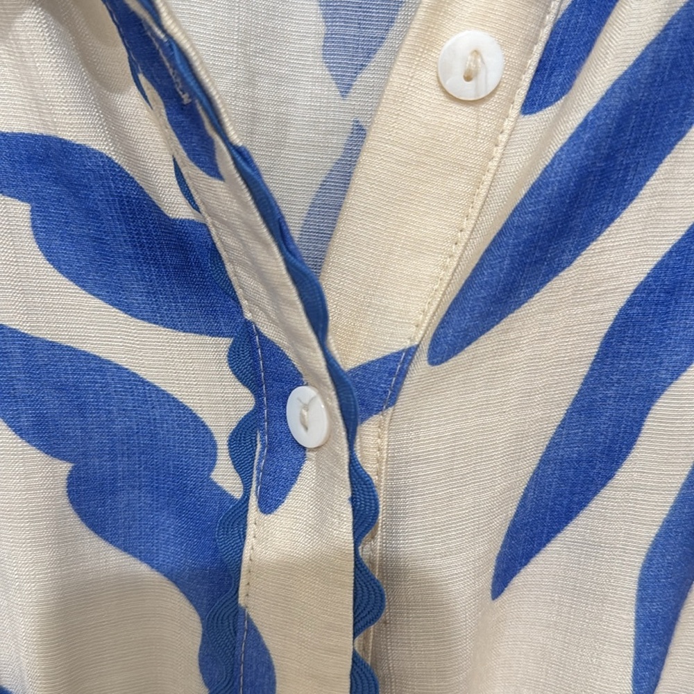 Blue and White Leaf Print Dress - Picture 9 of 10